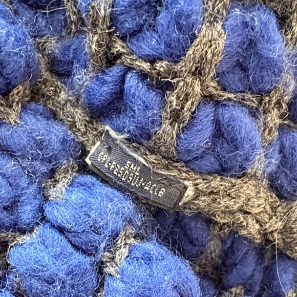 Bundle of Chunky Navy & Steve Madden Cream Boucle Mobius Infinity Scarves - Picture 4 of 7